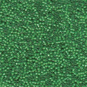 11/0 – Miyuki Delica - 5g Bag – Lined Green Lime – DB0274