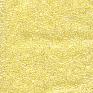 11/0 – Miyuki Delica - 5g Bag – Lined Crystal Pale Yellow Luster – DB0232