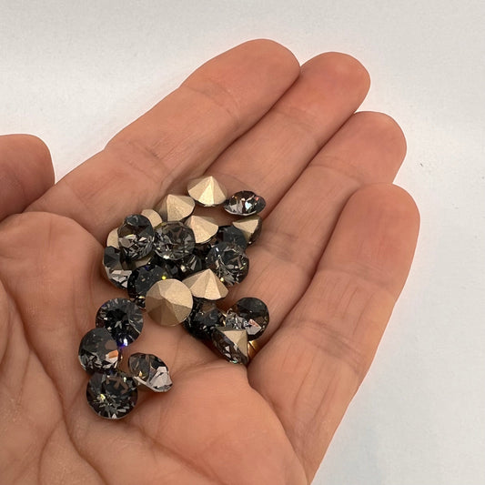 Aurora Pointy Back Chaton (C1028) SS39 – 8mm – Black Diamond – Pack of 2