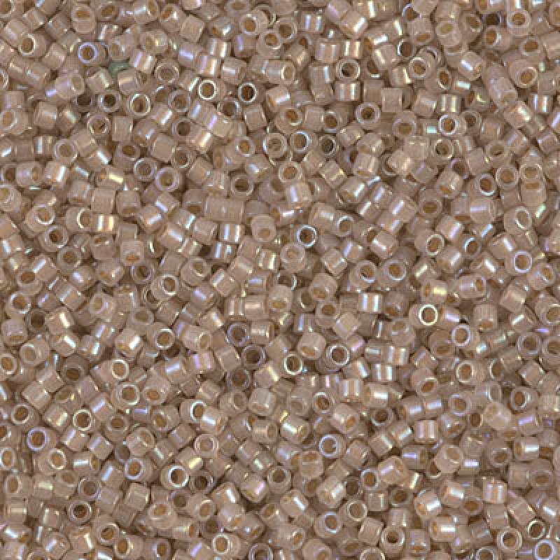 11/0 – Miyuki Delica - 5g Bag – Beige Lined Opal AB – DB1731
