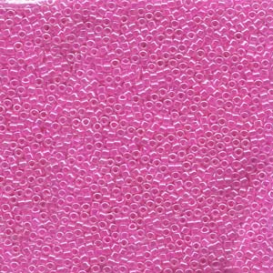11/0 – Miyuki Delica - 5g Bag – Lined Crystal Fuchsia – DB0247