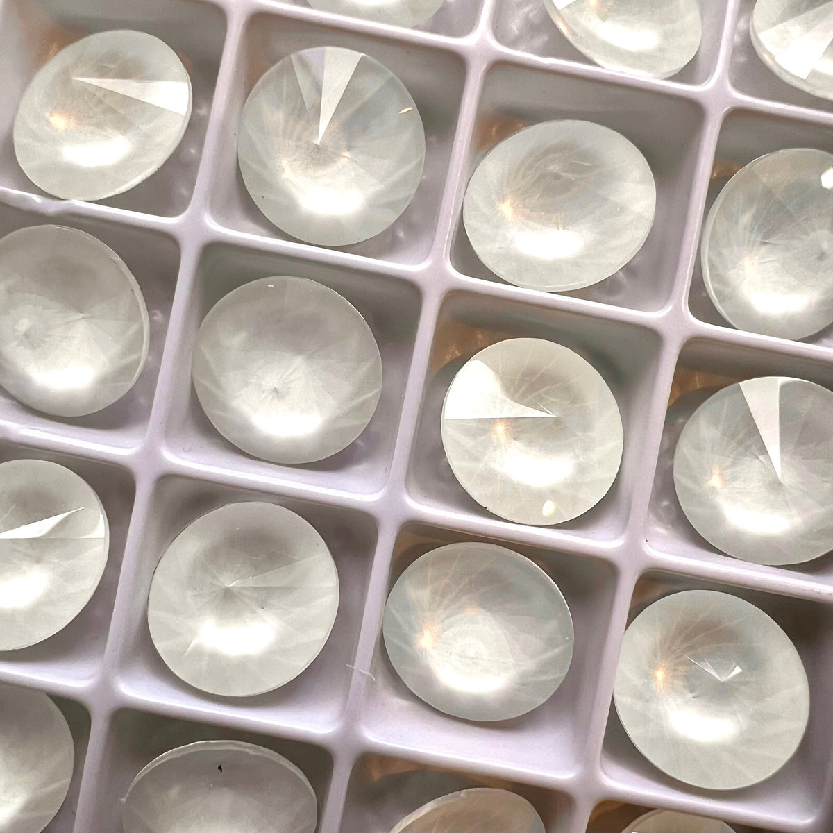 Aurora Rivoli 12mm - Crystal Powder Grey