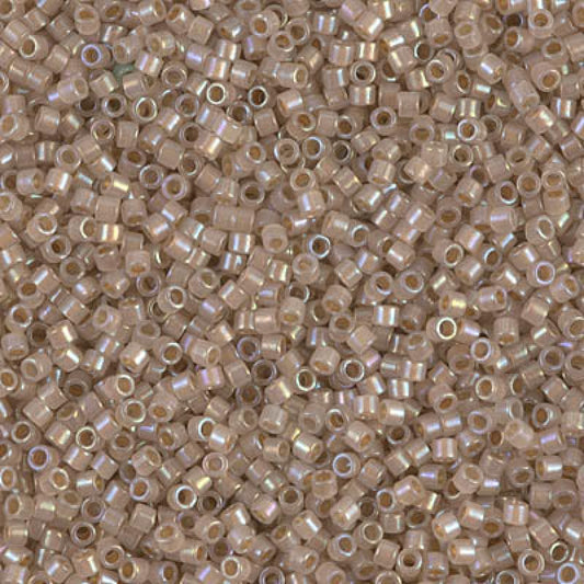 11/0 – Miyuki Delica - 5g Bag – Beige Lined Opal AB – DB1731