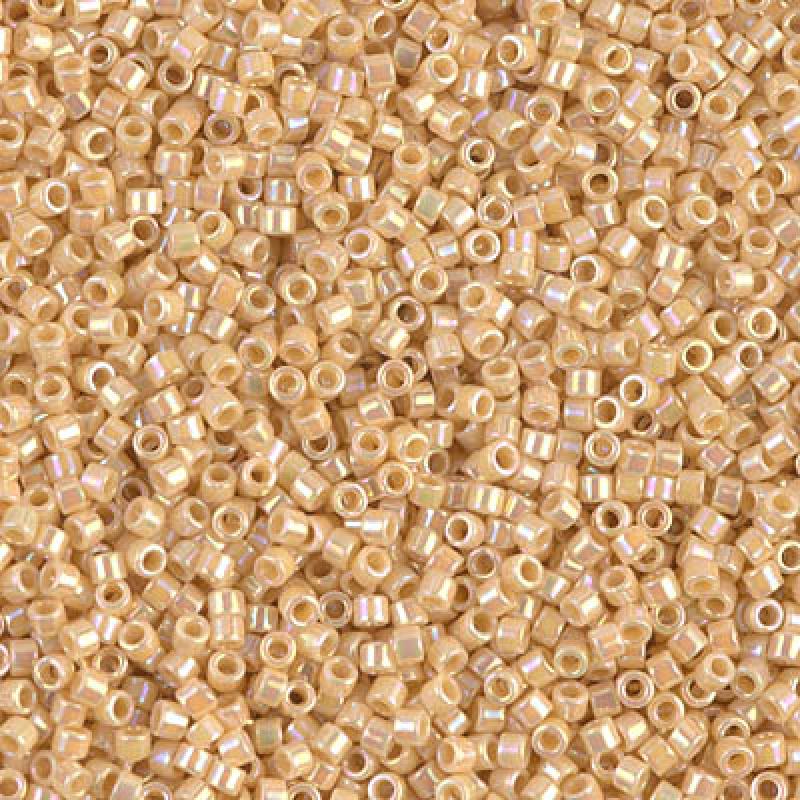 11/0 – Miyuki Delica - 5g Bag  – Opaque Pear AB – DB1571